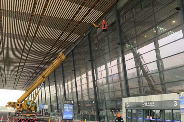 通州玻璃幕墙维护和保养